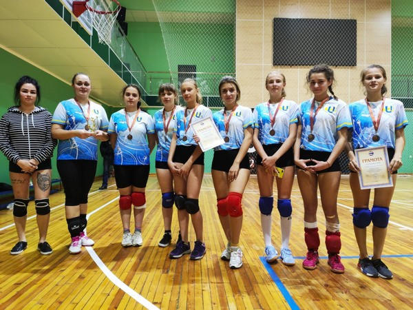Кураховские волейболистки заняли третье место на открытом Кубке в Доброполье