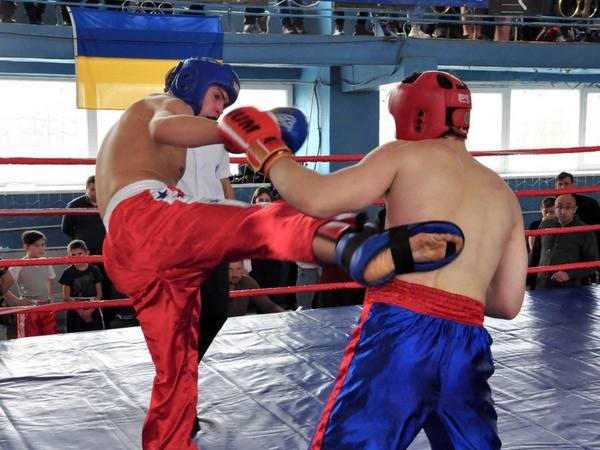 В Курахово за звание лучших боролись более 300 кикбоксеров со всей Донетчины