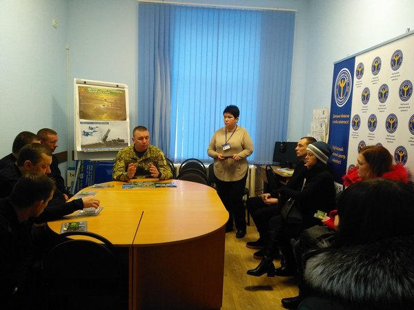 Безработным жителям Марьинского района предлагают стать пограничниками
