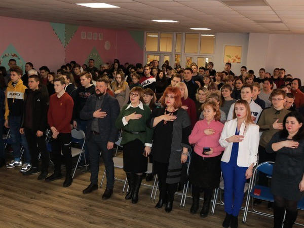 В Марьинке почтили память Героев Небесной Сотни