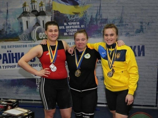 Спортсменка из Угледара завоевала «золото» на Кубке Украины по тяжелой атлетике