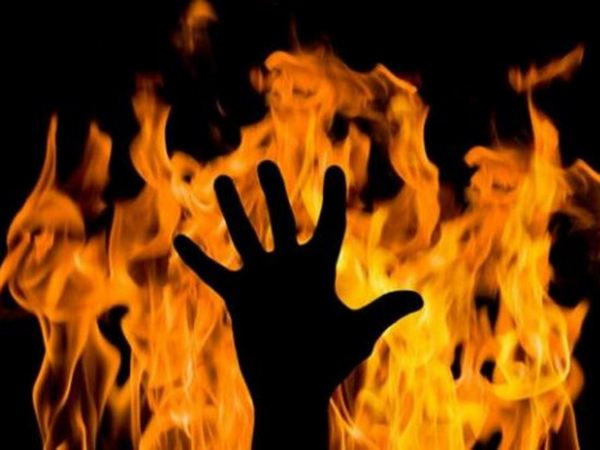 В результате пожара в Курахово погиб мужчина