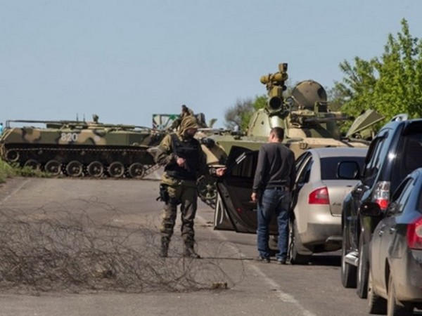 На блокпосту в Курахово около недели не пропускали гуманитарную помощь для украинских военнопленных