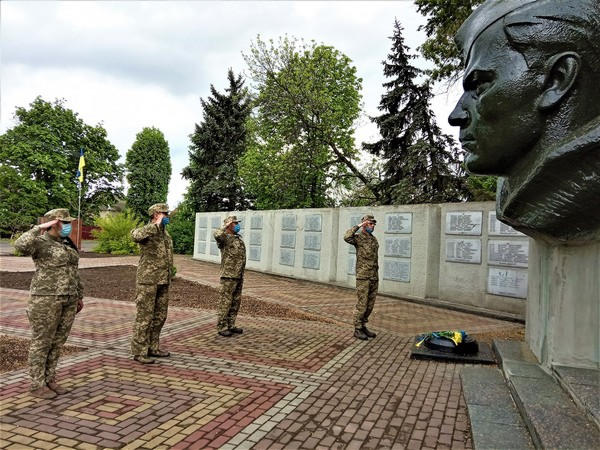 В Великой Новоселке почтили память ветеранов Второй мировой войны
