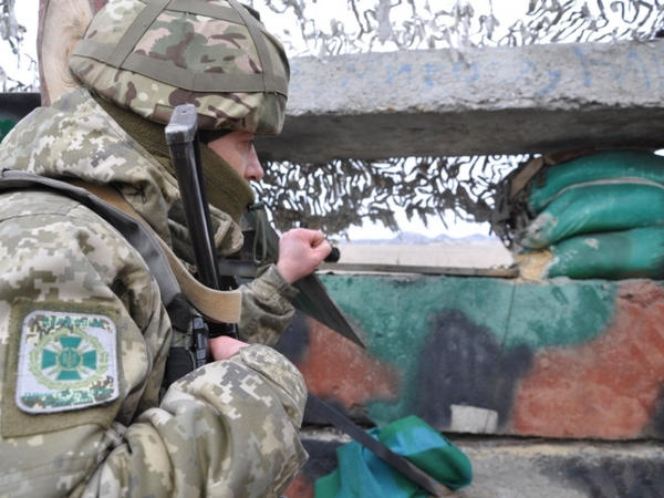 Вблизи КПВВ «Марьинка» боевики обстреляли позиции пограничников