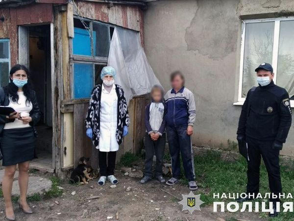 Полицейские Великой Новоселки спасли ребенка от нерадивой матери