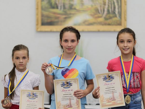 Юная шахматистка из Угледара заняла второе место на чемпионате Донецкой области