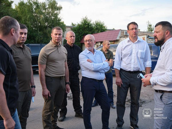 Министр по вопросам реинтеграции временно оккупированных территорий посетил Марьинку и Красногоровку