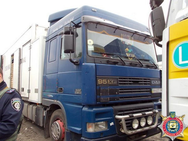 В Угледаре обнаружены грузовые автомобили, перевозившие картофель по поддельным документам