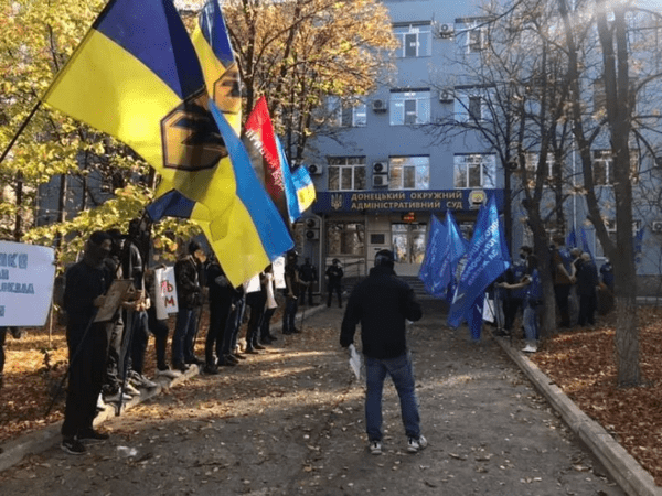 Фейки ОПЗЖ: на что идут политики накануне выборов на Донбассе