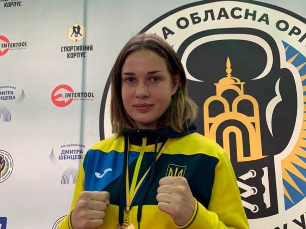 16-летняя жительница Угледара завоевала «золото» на чемпионате Украины по боксу