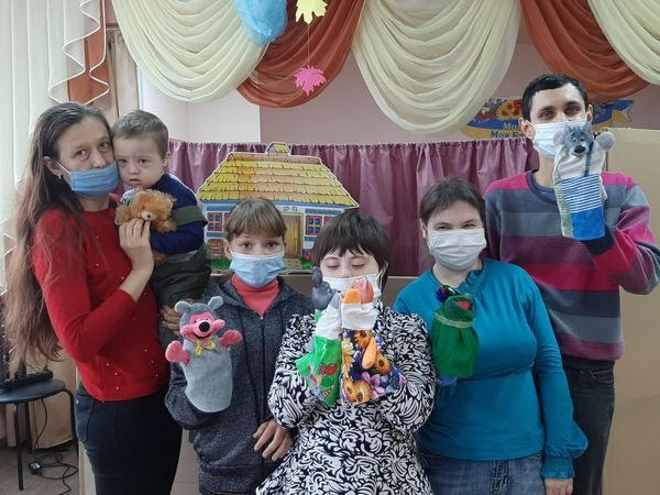 Дети с инвалидностью из Марьинского района окунулись в сказку