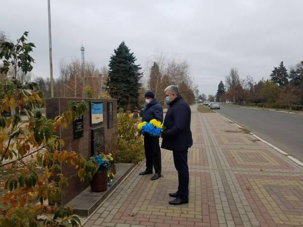 В Великой Новоселке почтили память погибших защитников Украины