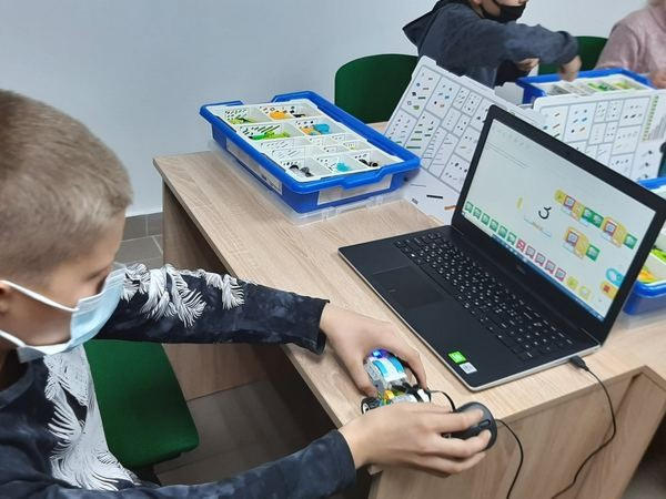 В Курахово открыли Центр робототехники «А-Robot»