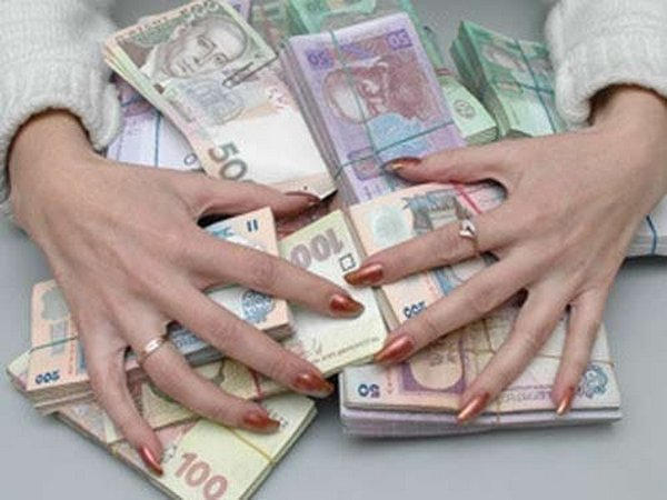 Двум работникам отдела образования Марьинской райадминистрации сообщено подозрение в злоупотреблении служебным положением