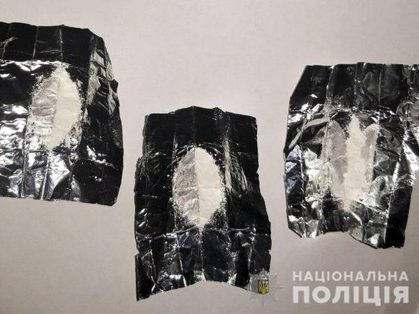 Таксист из Великой Новоселки оказался наркоторговцем
