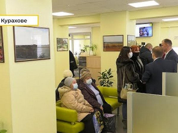 В Курахово открылся современный ЦПАУ: оказывают более 70 административных услуг