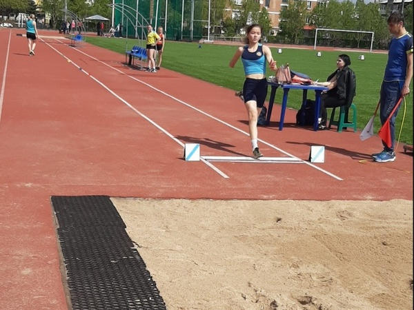 Спортсменка из Угледара завоевала три «золота» на чемпионате Донецкой области по легкой атлетике