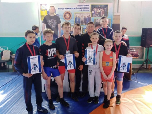Спортсмены из Угледара завоевали 5 медалей на областном турнире по греко-римской борьбе