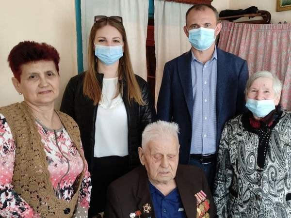 Ветеранов Кураховской громады поздравили с Днем победы