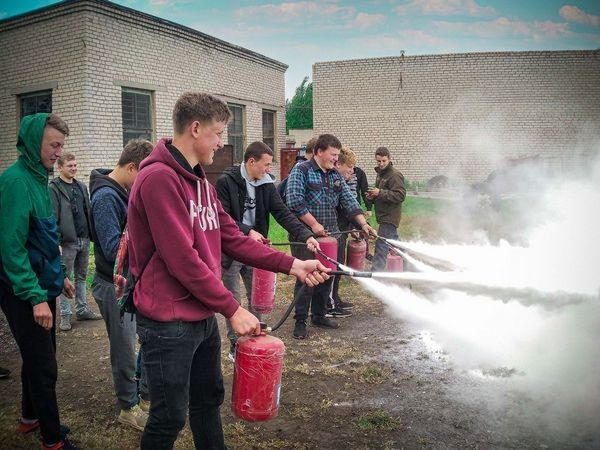 Подростки оперативно погасили «пожар» в Великоновоселковском лицее