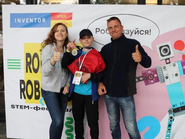 Команда из Курахово успешно выступила на Всеукраинской олимпиаде по робототехнике