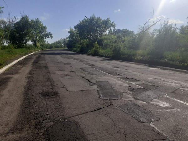 В Марьинке и Красногоровке полатали дороги