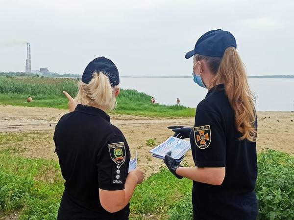 Полицейские со спасателями провели профилактический рейд на Кураховском водохранилище