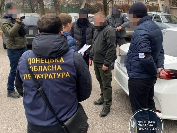 Заместитель главы Марьинской военно-гражданской администрации погорел на крупной взятке