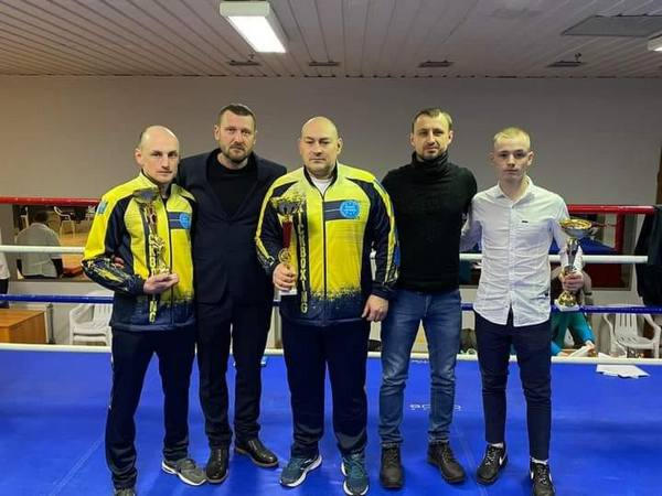 Кураховские кикбоксеры собрали урожай медалей на чемпионате Донецкой области