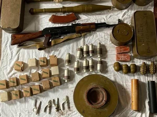 В доме боевика «ДНР» из Красногоровки обнаружили огромный схрон с оружием и боеприпасами