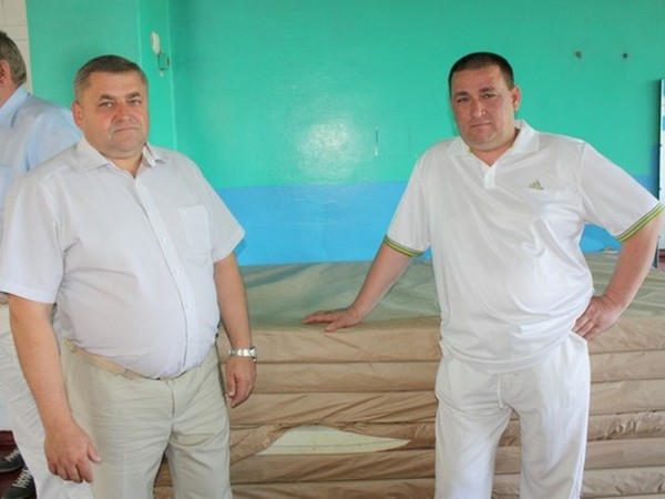 Народный депутат Сажко сдержал свое обещание: спортсмены Украинска получили новый татами