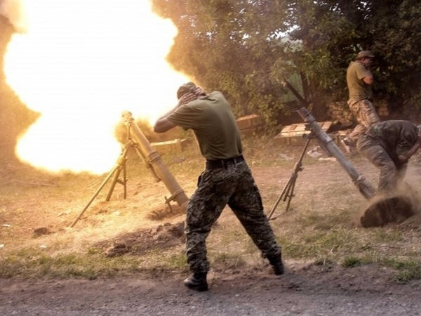 Боевики из минометов обстреляли блокпост в районе Марьинки