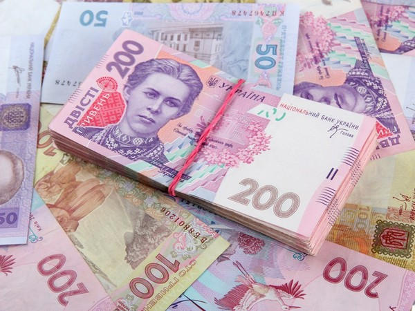 Для детей прифронтовой Марьинки собрали около 2 миллионов гривен
