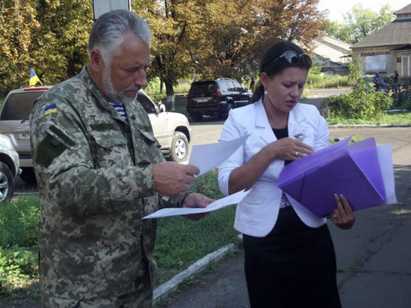 Губернатор Донецкой области посетил прифронтовую Марьинку