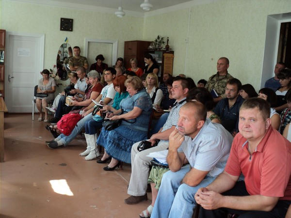 Как решается проблема доставки грузов в прифронтовые Марьинку и Красногоровку
