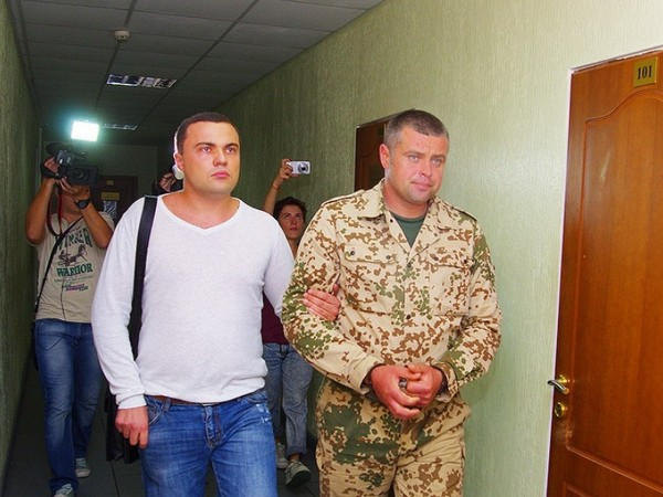 Занимался ли комбат контрабандой в Марьинском районе?
