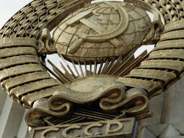В Угледаре игнорируют закон о декоммунизации