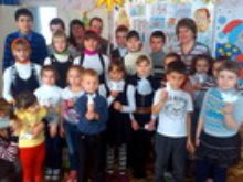 Детям-инвалидам Марьинского района подарили познавательную праздничную программу (фото)