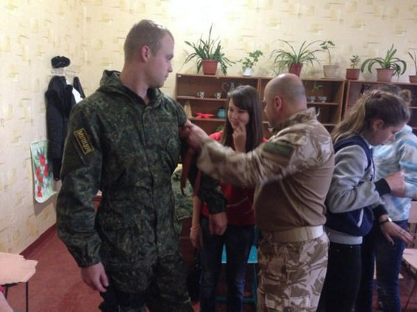 Школьников прифронтовой Красногоровки научили спасать раненых