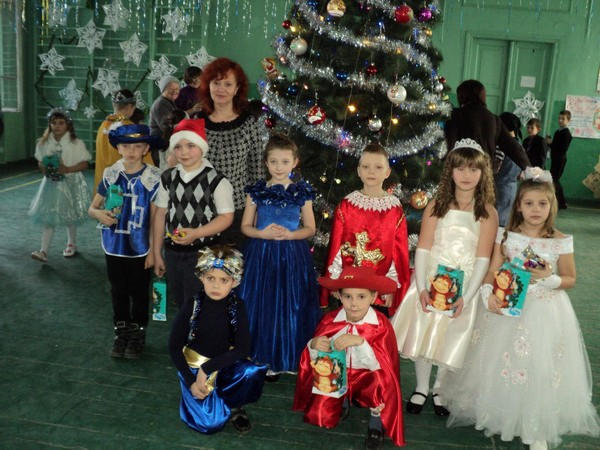 Новогодний праздник для кураховских школьников