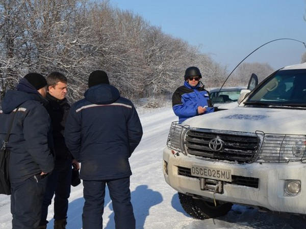 Глава района с представителями ОБСЕ проверил ход восстановления газопровода «Марьинка - Красногоровка»