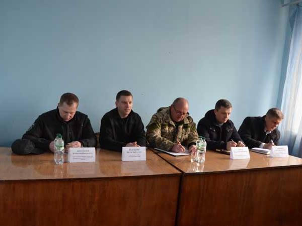 В Марьинку съехались руководители, чтобы решить проблемы жителей прифронтового города