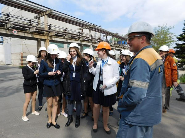 Гимназисты Курахово совершили увлекательную экскурсию на Кураховскую ТЭС