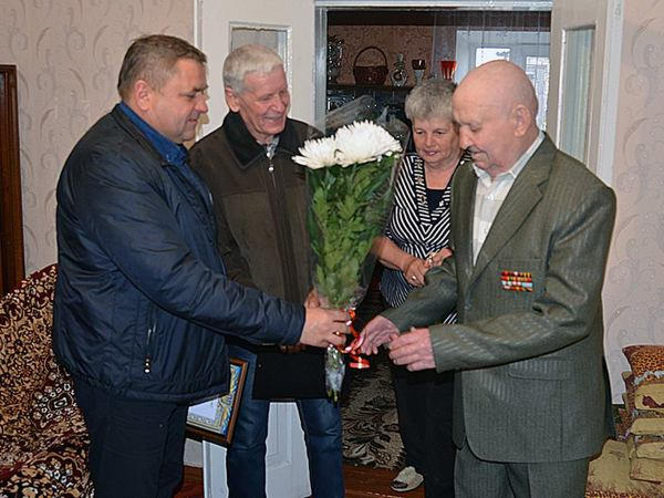 Фронтовик из Красногоровки отметил 90-летний юбилей