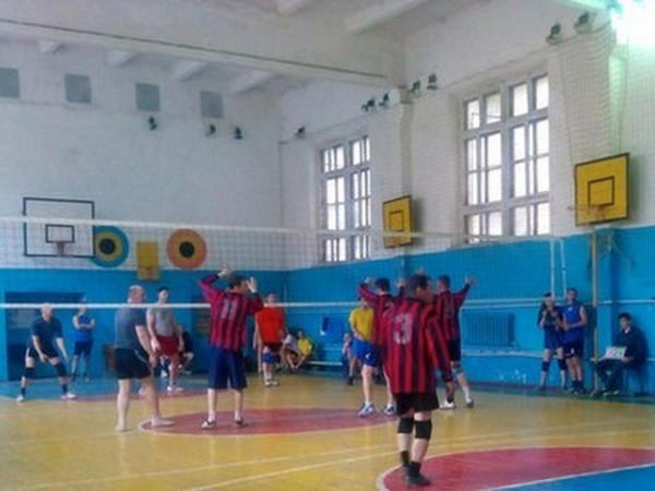 Турнир по волейболу в Марьинке выиграла команда из Угледара