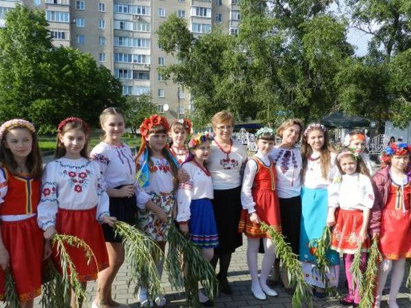 Праздник вышиванки в Угледаре