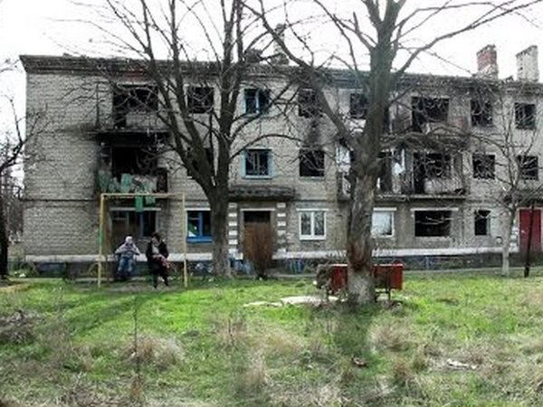 О чем мечтают и как живут школьники в прифронтовой Марьинке