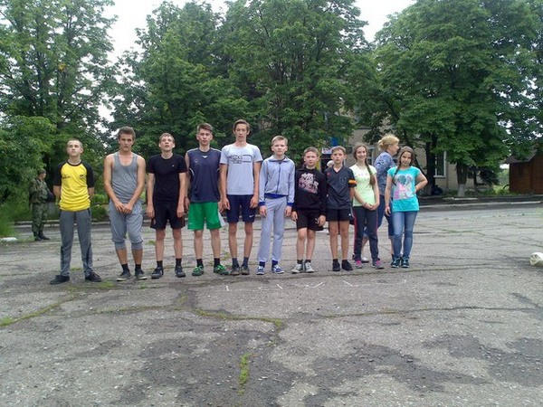 В прифронтовой Марьинке прошел ежегодный легкоатлетический пробег