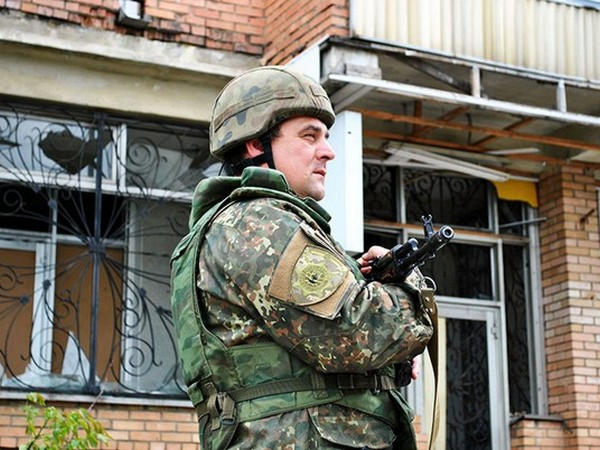 Жители Марьинки находятся под круглосуточной опекой полиции